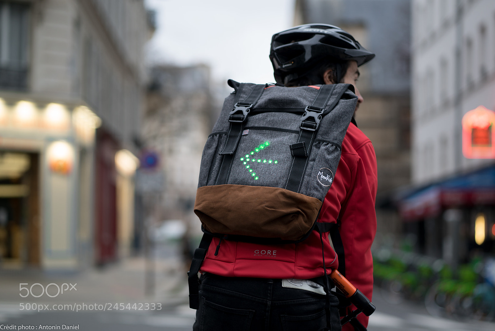 Sony a7S II sample photo. Vélo sac clignotant photography