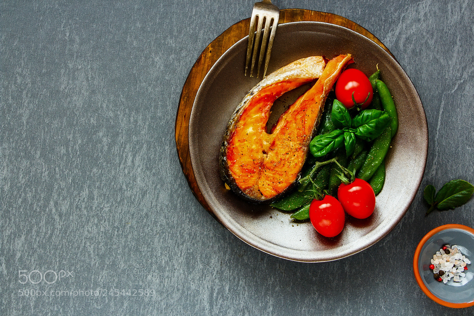Canon EOS 700D (EOS Rebel T5i / EOS Kiss X7i) sample photo. Grilled salmon steak photography