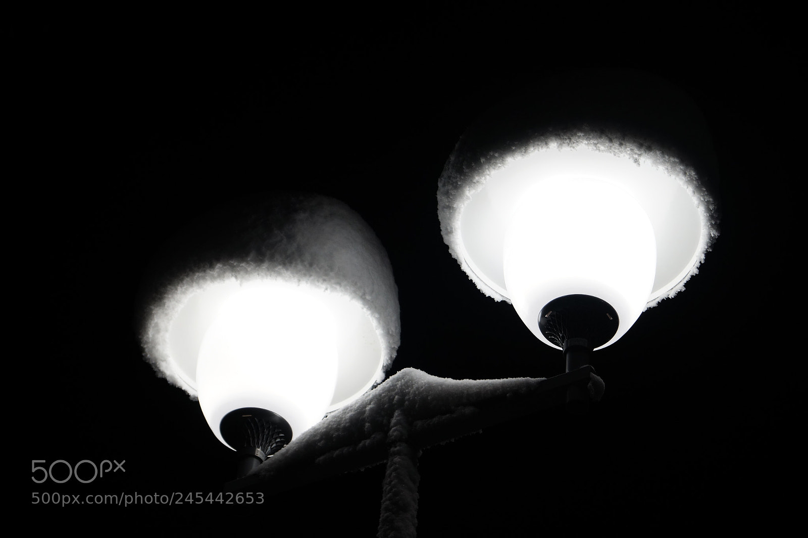 Sony SLT-A58 sample photo. Snow on the lamp photography