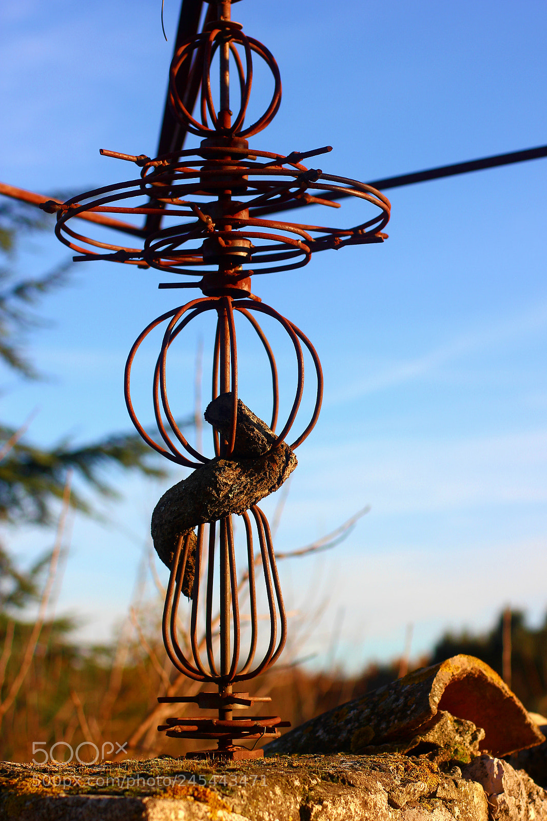 Canon EOS 550D (EOS Rebel T2i / EOS Kiss X4) sample photo. Rust and wood photography