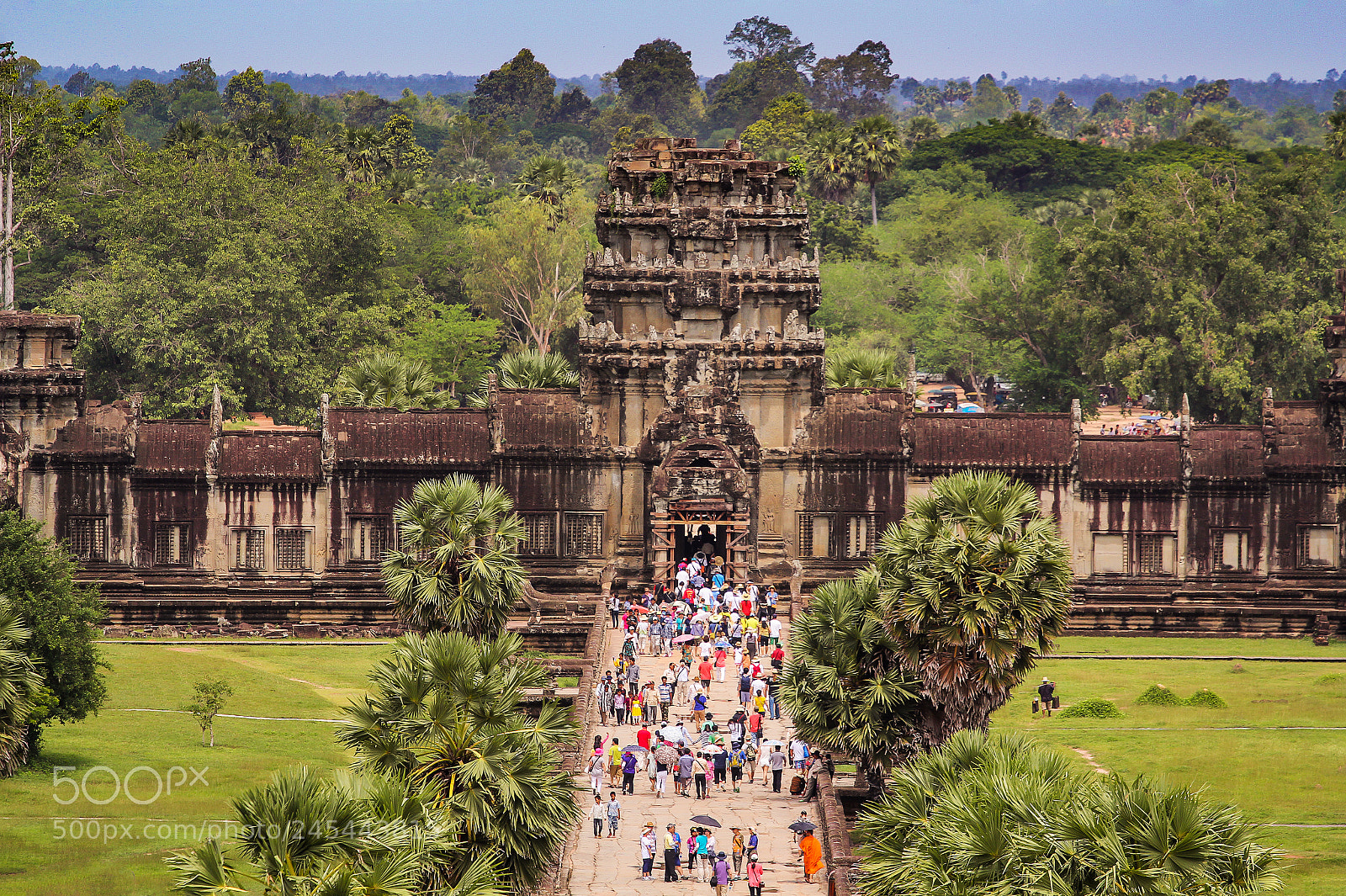 Canon EOS 60D sample photo. Hectic angkor wat photography