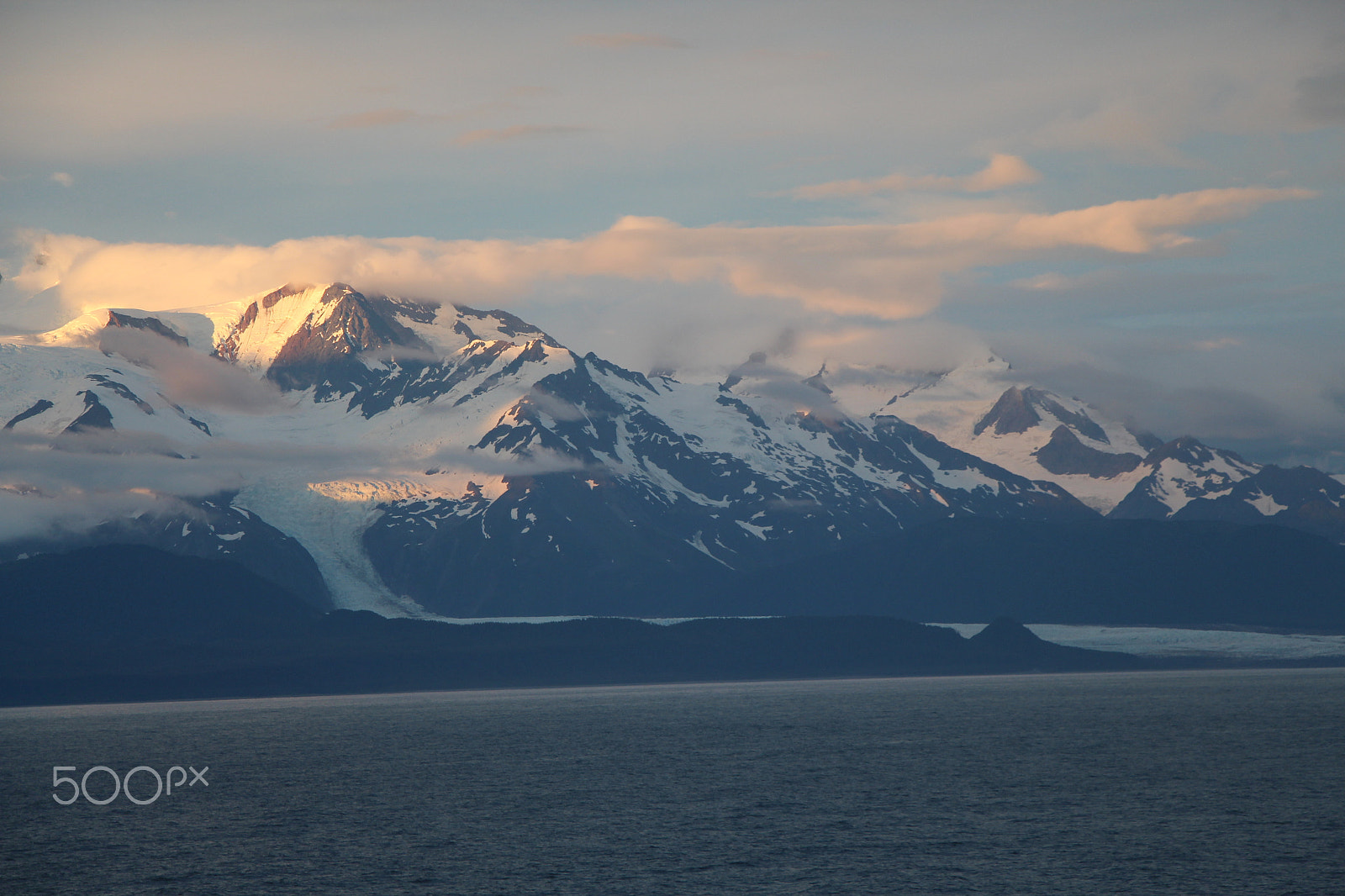 Canon EOS 700D (EOS Rebel T5i / EOS Kiss X7i) + Canon EF-S 18-135mm F3.5-5.6 IS STM sample photo. Alaskan mountains photography