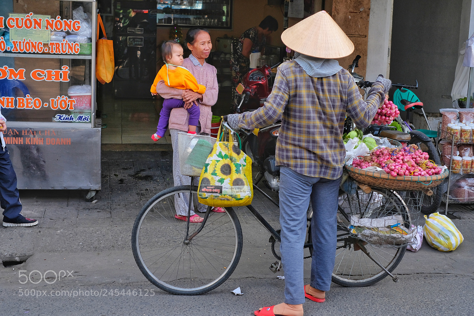 Fujifilm X-Pro2 sample photo. Street of danang photography