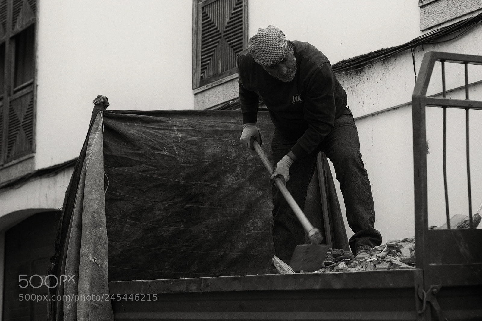 Olympus OM-D E-M10 II sample photo. Hard work... photography
