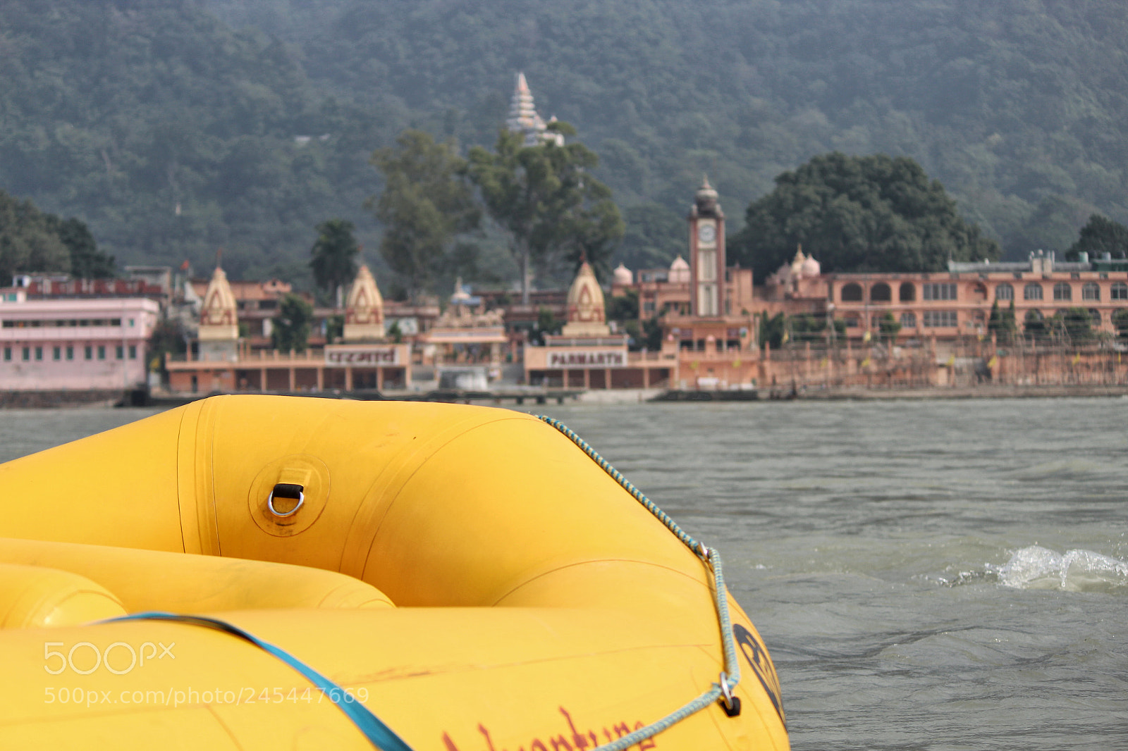 Canon EOS 1300D (EOS Rebel T6 / EOS Kiss X80) sample photo. River raft o photography