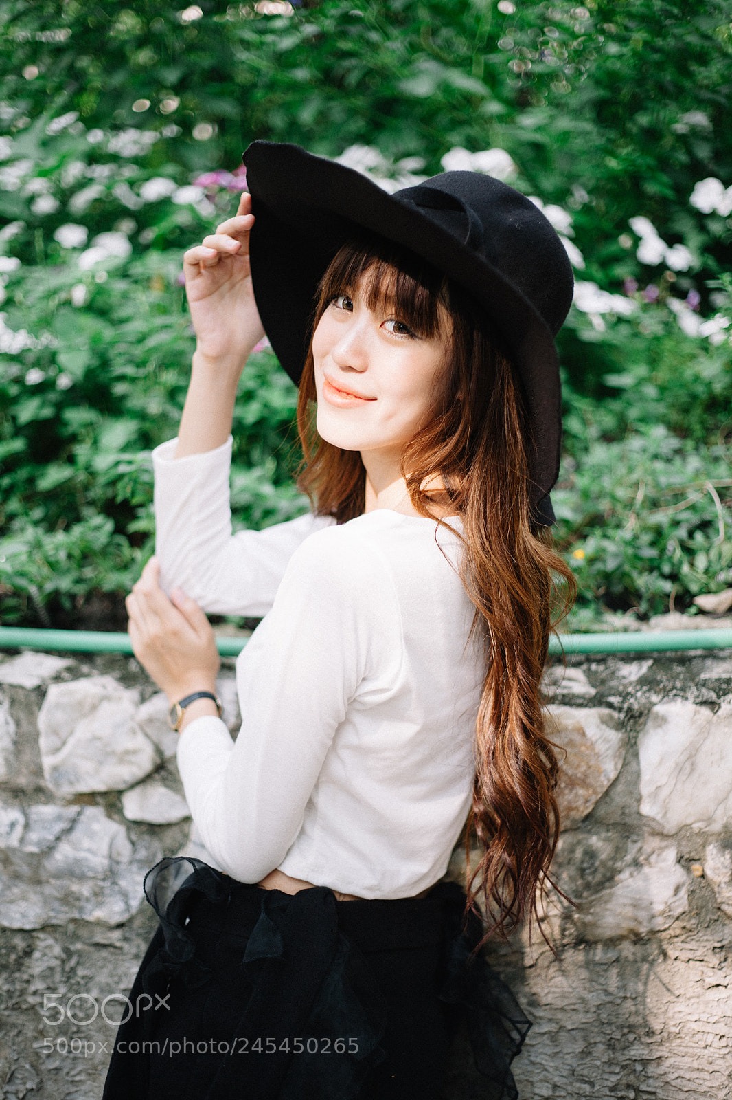 Canon EOS 5D sample photo. The beauty girl with photography