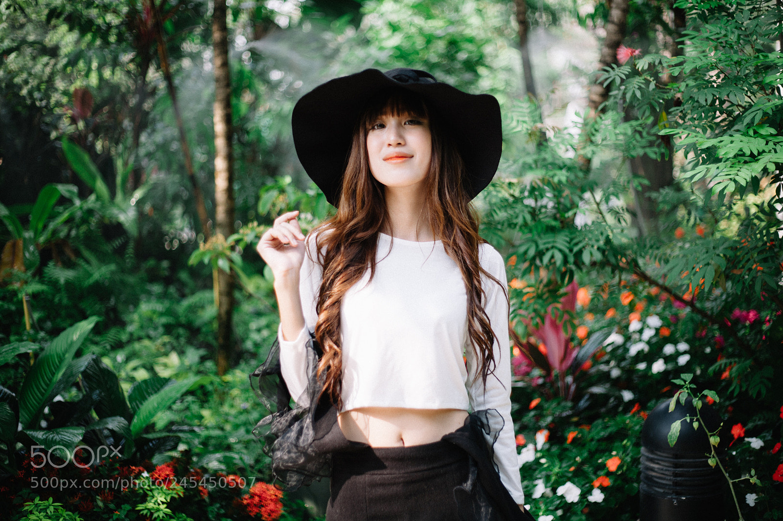 Canon EOS 5D sample photo. The beauty girl with photography