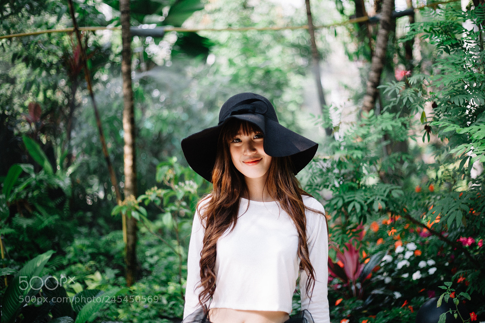 Canon EOS 5D sample photo. The beauty girl with photography