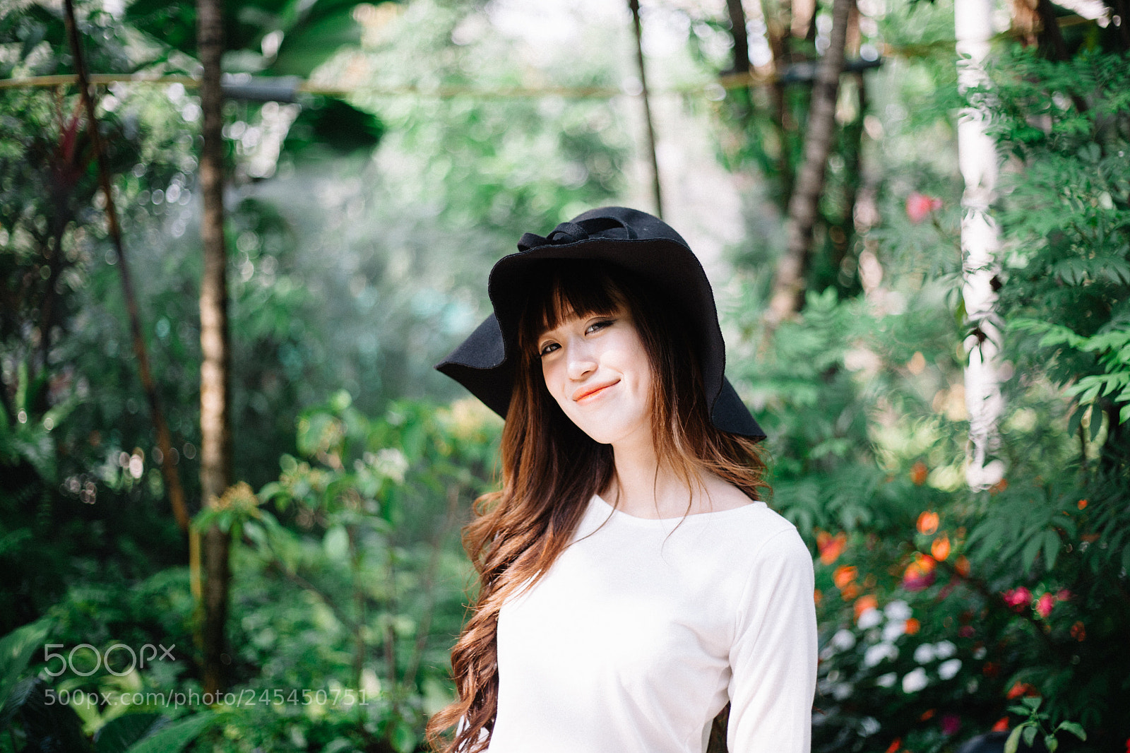 Canon EOS 5D sample photo. The beauty girl with photography