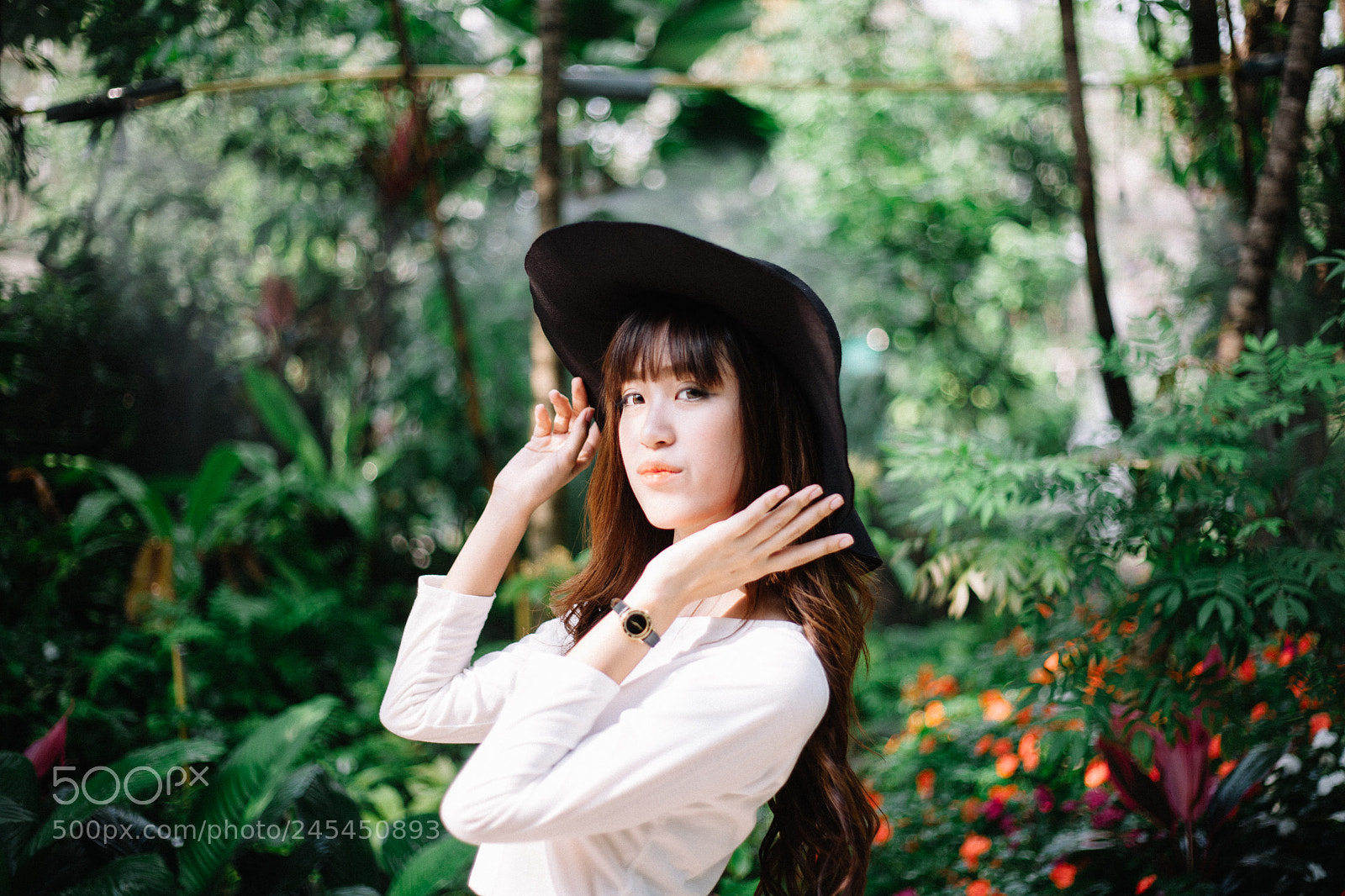 Canon EOS 5D sample photo. The beauty girl with photography