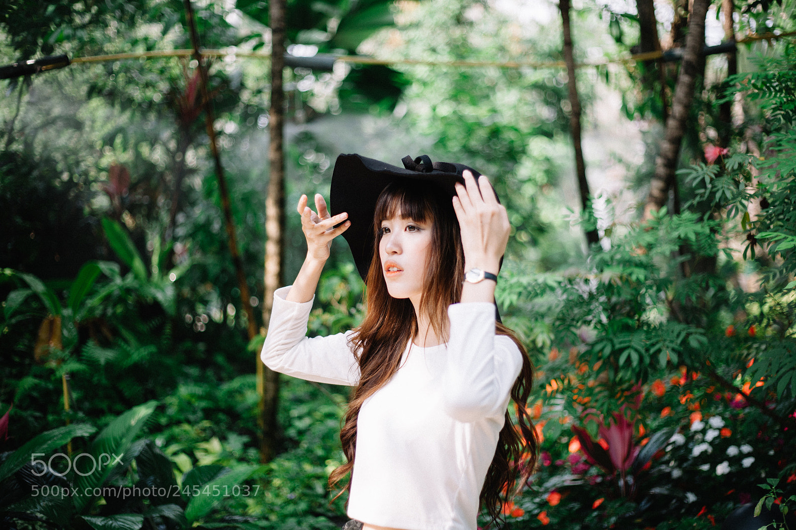 Canon EOS 5D sample photo. The beauty girl with photography