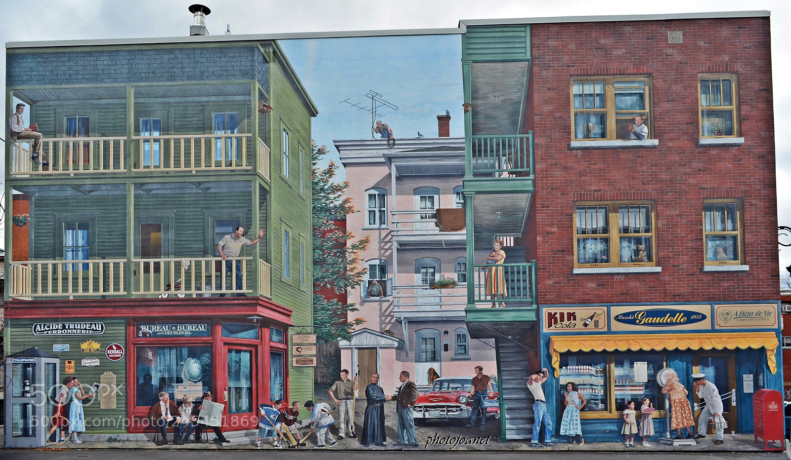 Nikon D5100 sample photo. Murale vintage. photography
