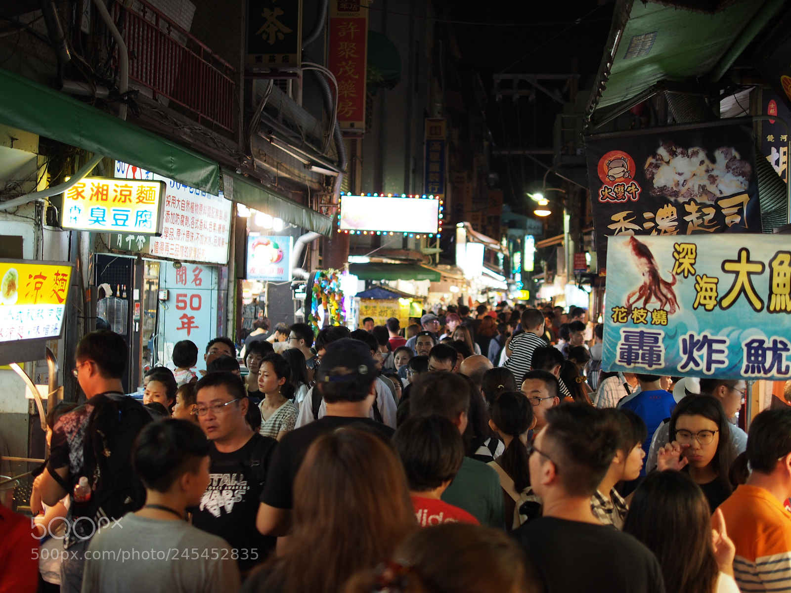 Olympus PEN E-PL5 sample photo. Night market crowd in photography