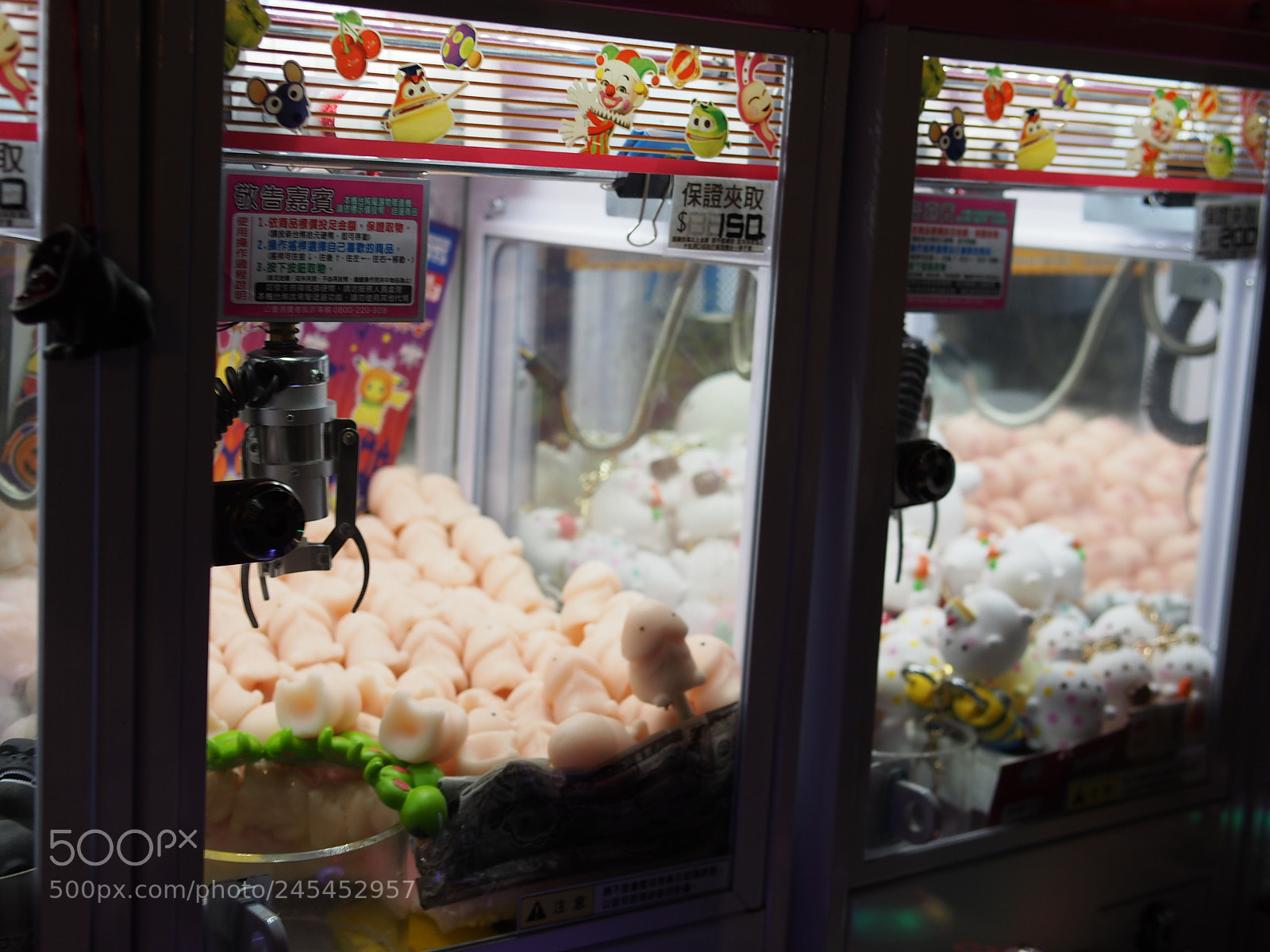 Olympus PEN E-PL5 sample photo. Taiwan claw machine photography
