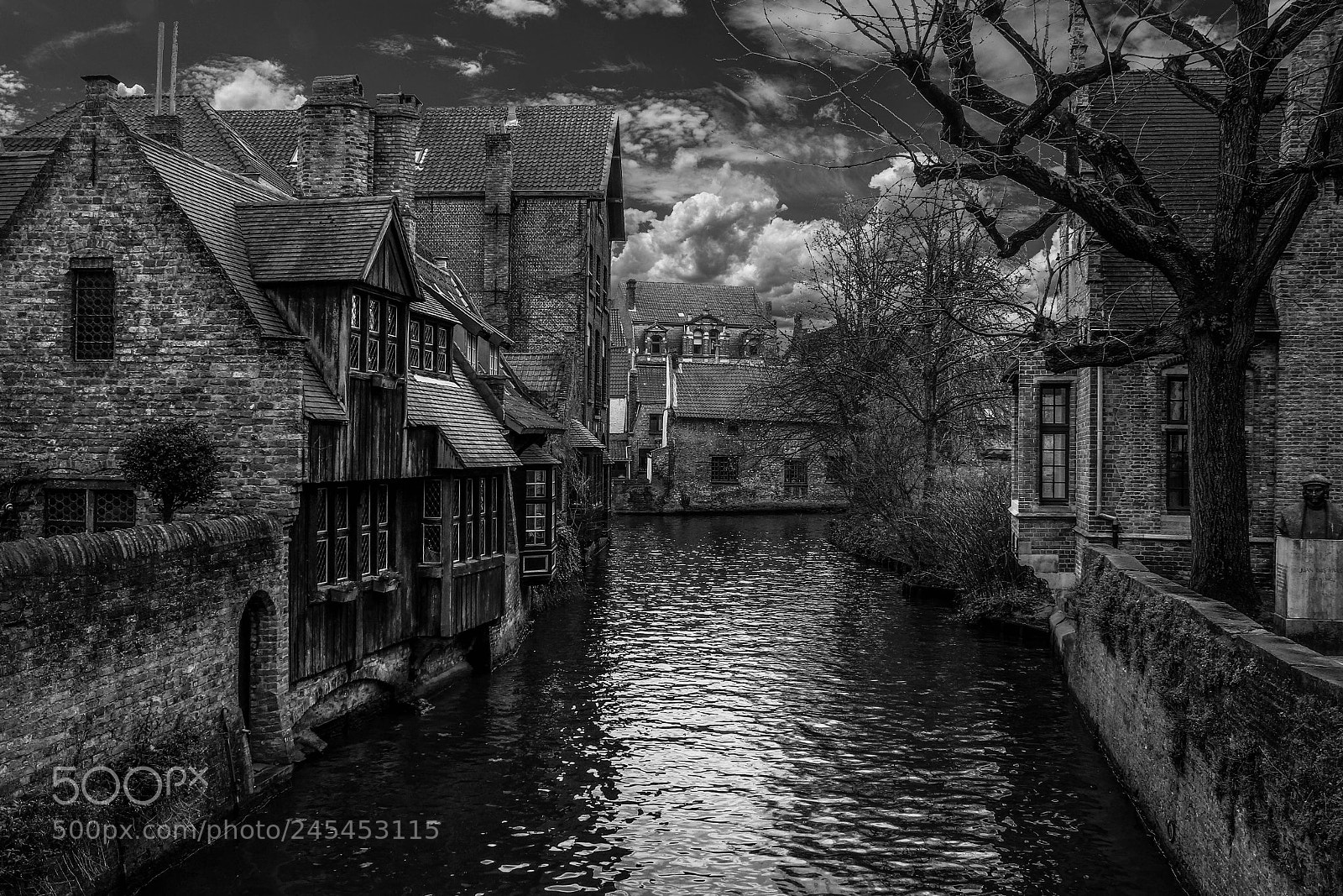 Canon EOS 550D (EOS Rebel T2i / EOS Kiss X4) sample photo. Bruges canal and houses photography