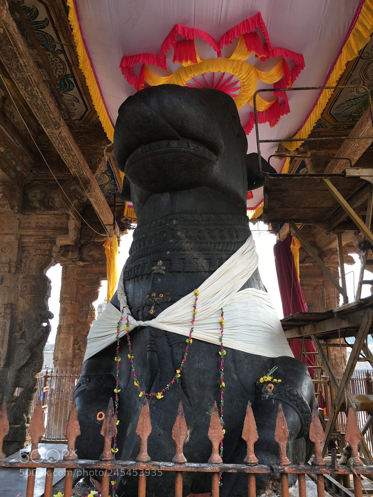 Apple iPhone 6s sample photo. Nandhi in thanjore temple photography