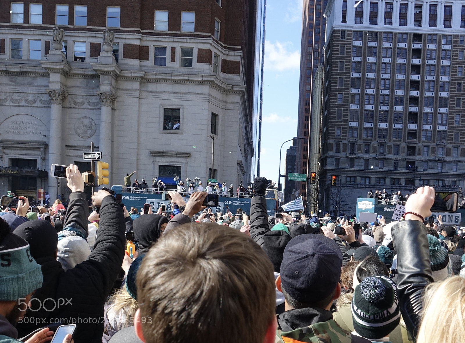 Sony Cyber-shot DSC-RX10 III sample photo. Cheer!  philadelphia eagles parade photography