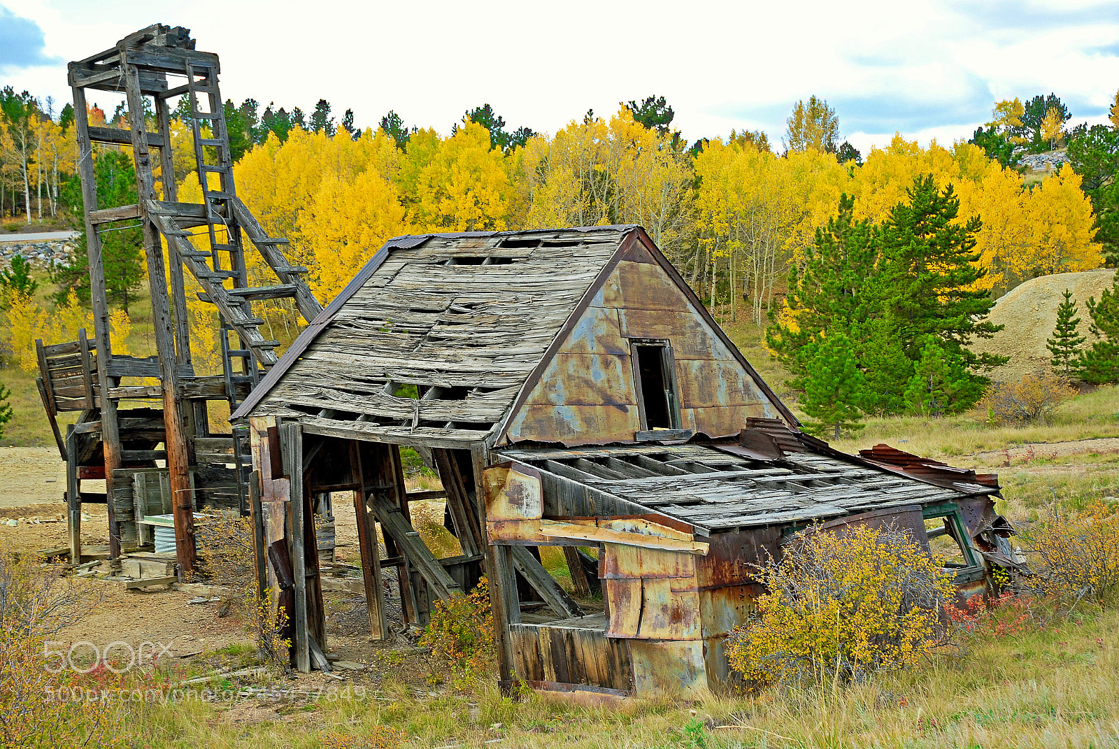 Nikon D200 sample photo. Abandoned mine in autumn photography