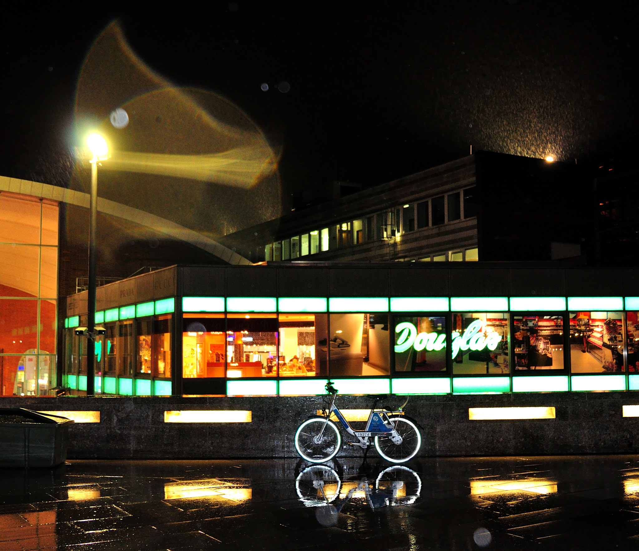 Nikon D90 sample photo. City rainy evening photography