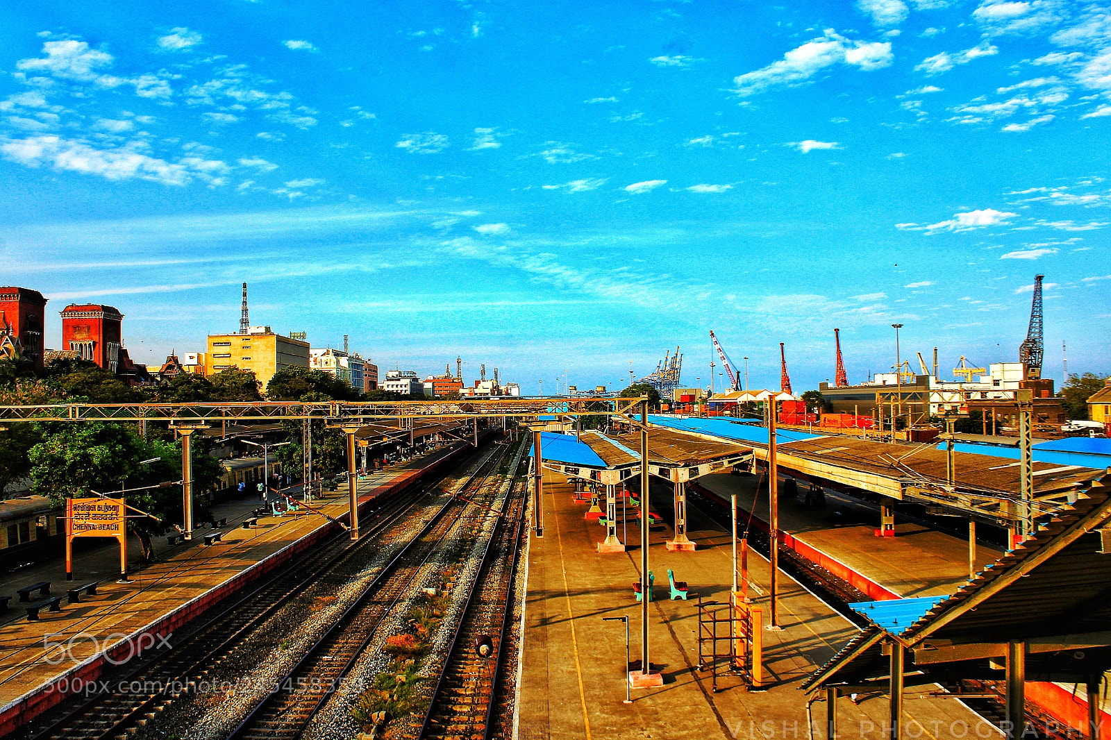 Canon EOS 1300D (EOS Rebel T6 / EOS Kiss X80) sample photo. Chennai beach railway station photography