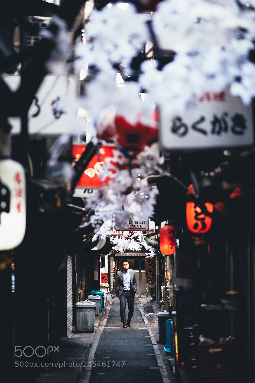 Fujifilm X-T20 sample photo. Spot light photography