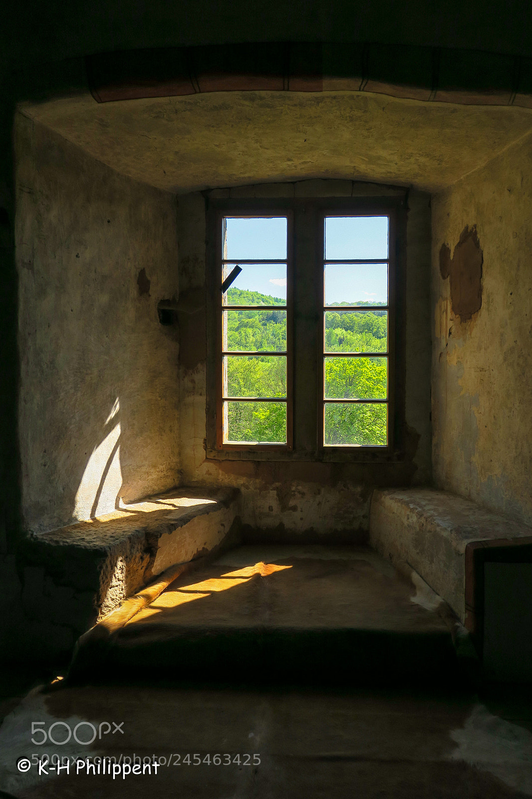 Canon PowerShot G3 X sample photo. Living castle, the windowsill photography