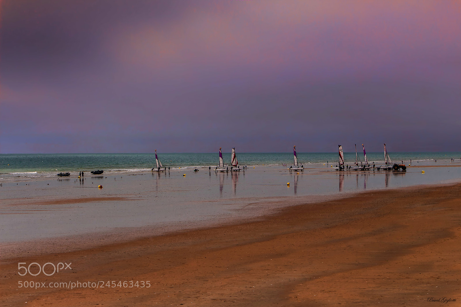 Canon EOS 700D (EOS Rebel T5i / EOS Kiss X7i) sample photo. Boats on the beach photography