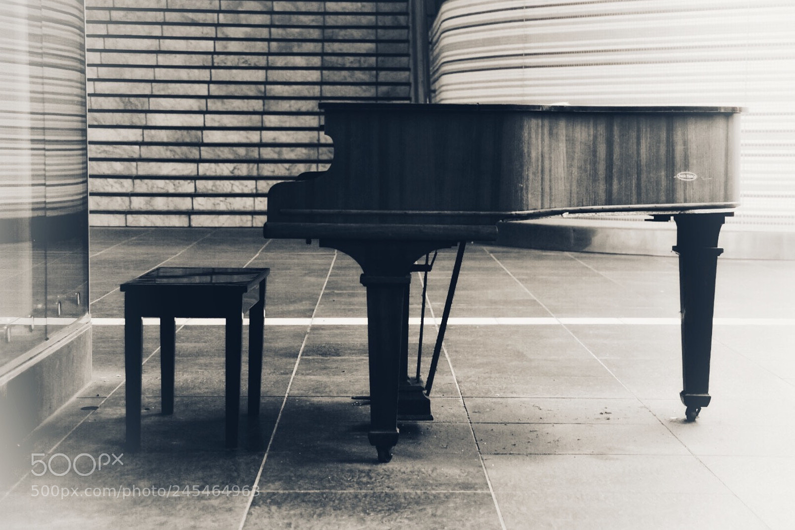Nikon D5500 sample photo. Old piano photography