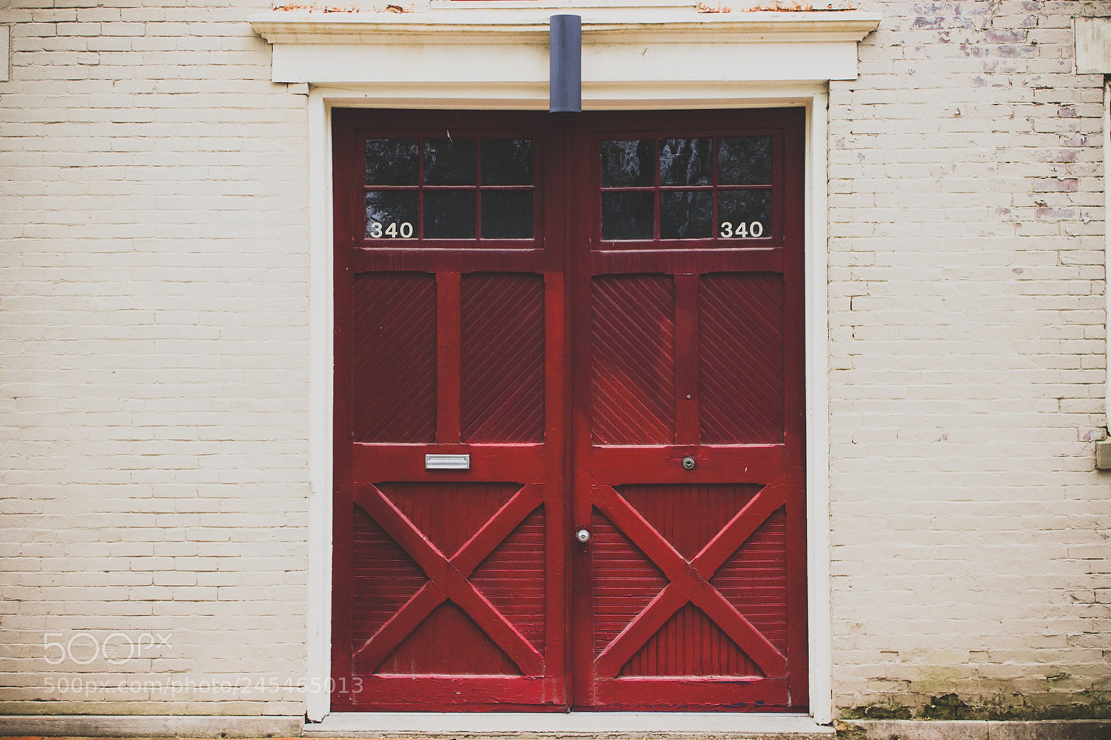Canon EOS 600D (Rebel EOS T3i / EOS Kiss X5) sample photo. Red doors photography