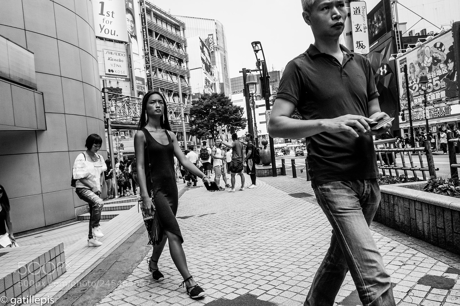 Fujifilm X-T1 sample photo. Simple fashion at shibuya photography