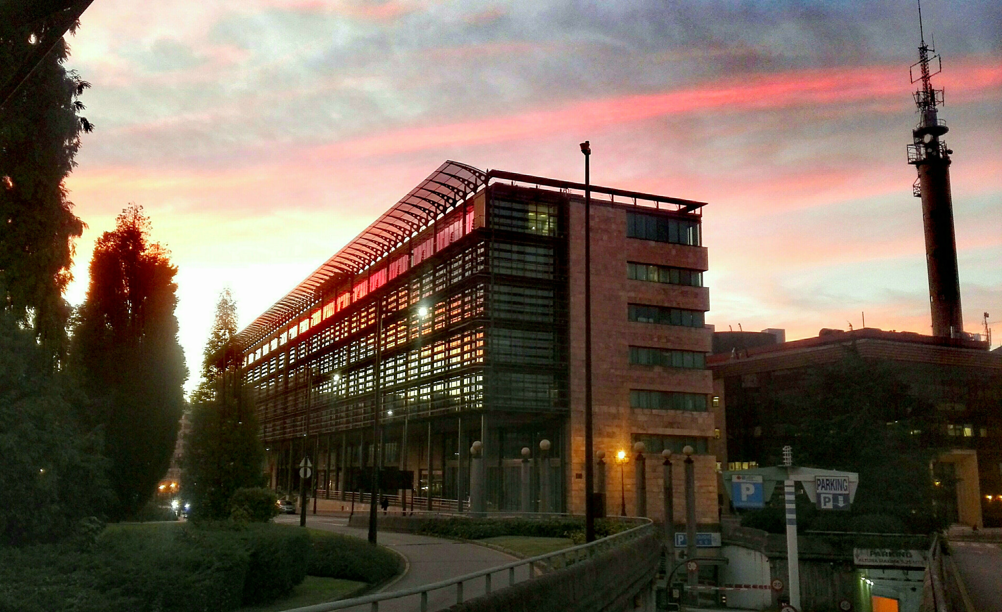 HUAWEI Mate 7 sample photo. Offices building at sunset photography