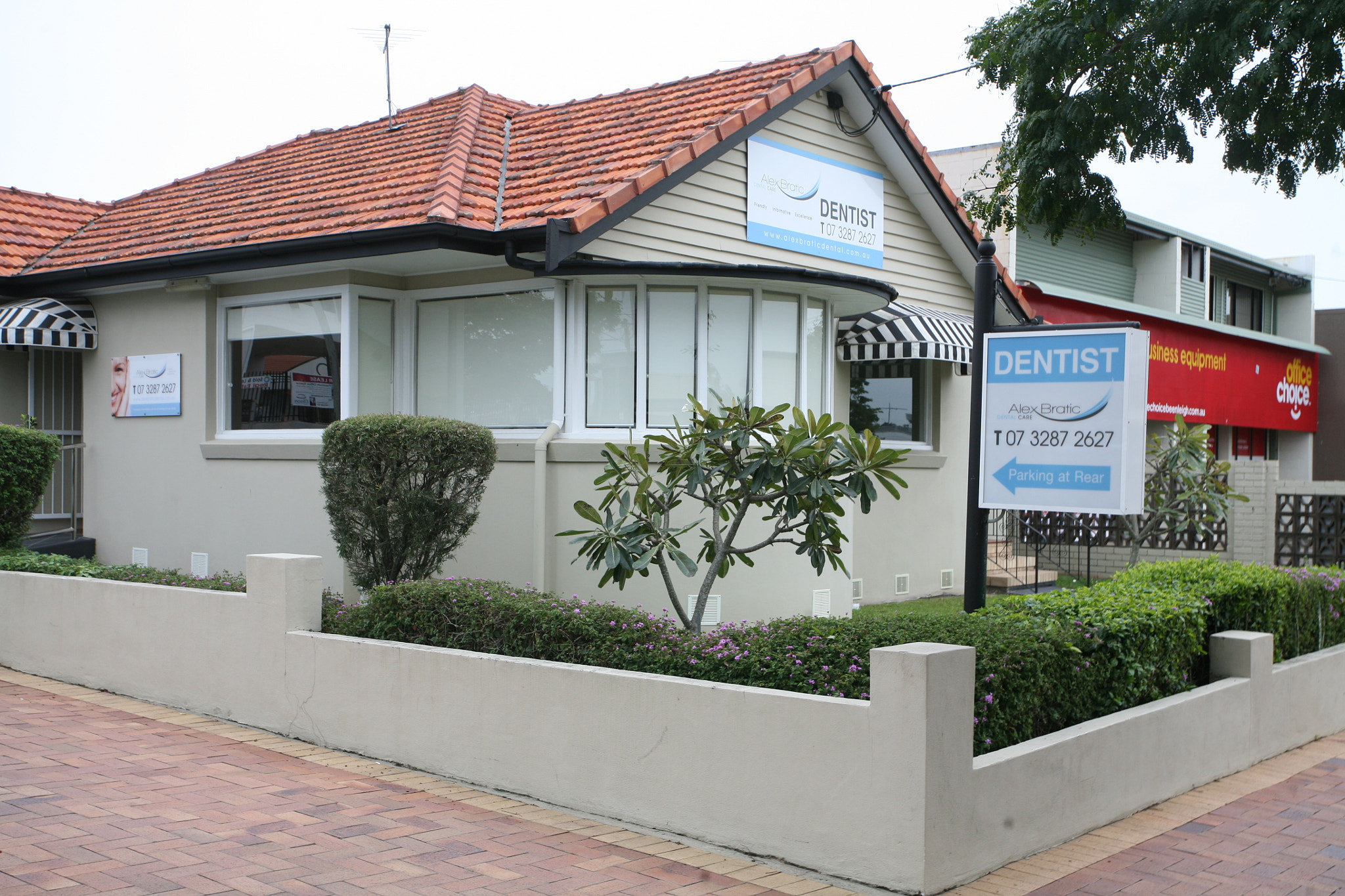 Canon EOS 5D + Canon EF 17-40mm F4L USM sample photo. Alex bratic dental care| dentist beenleigh | our building photography