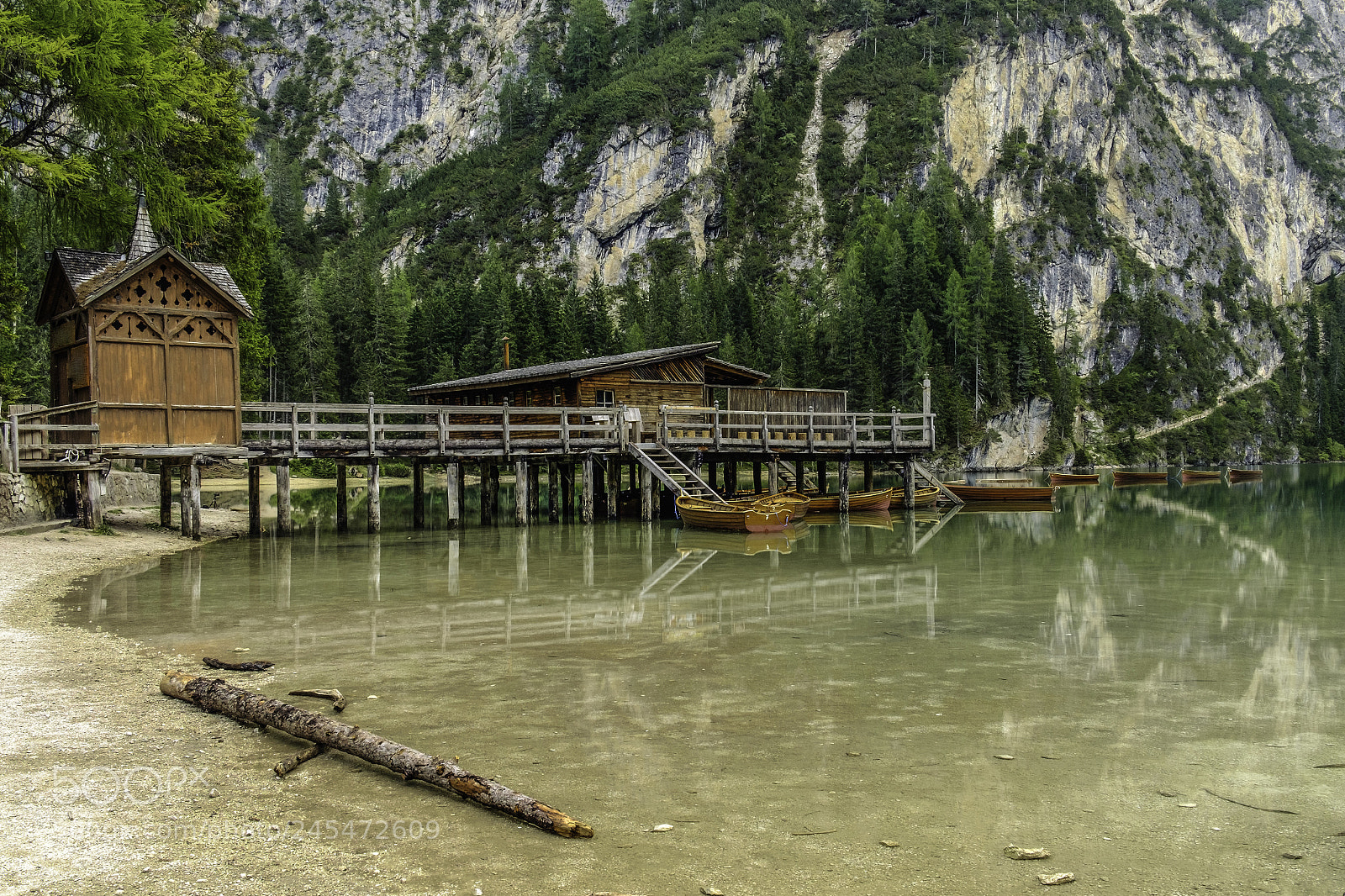Fujifilm X-T10 sample photo. Braies lake photography
