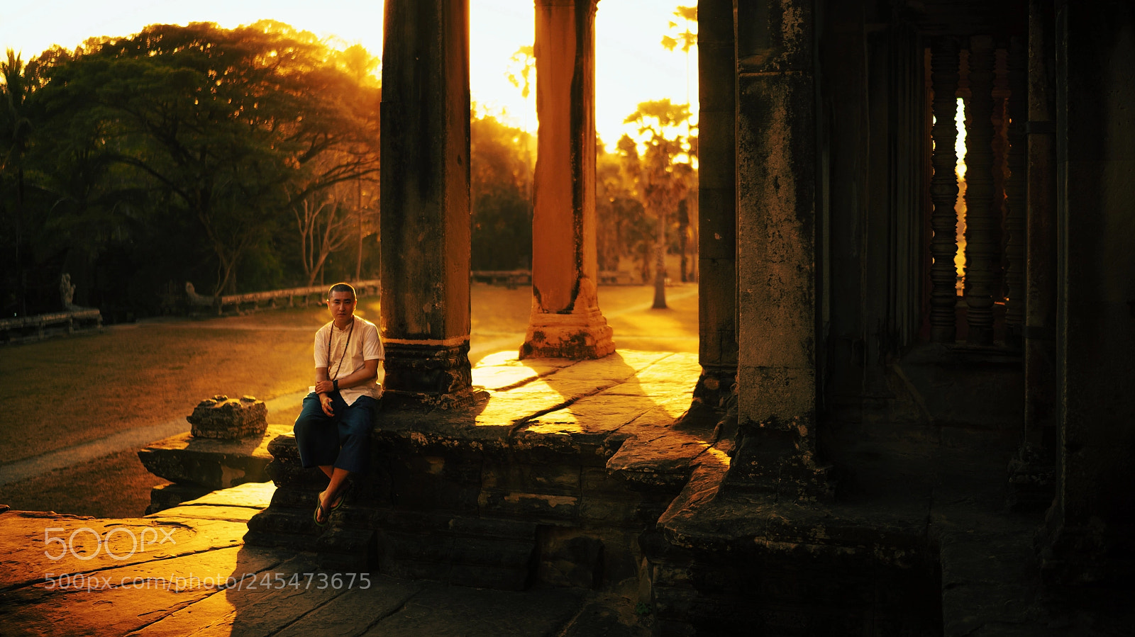 Sony a7R II sample photo. Sunset，selfie @ angkor wat photography