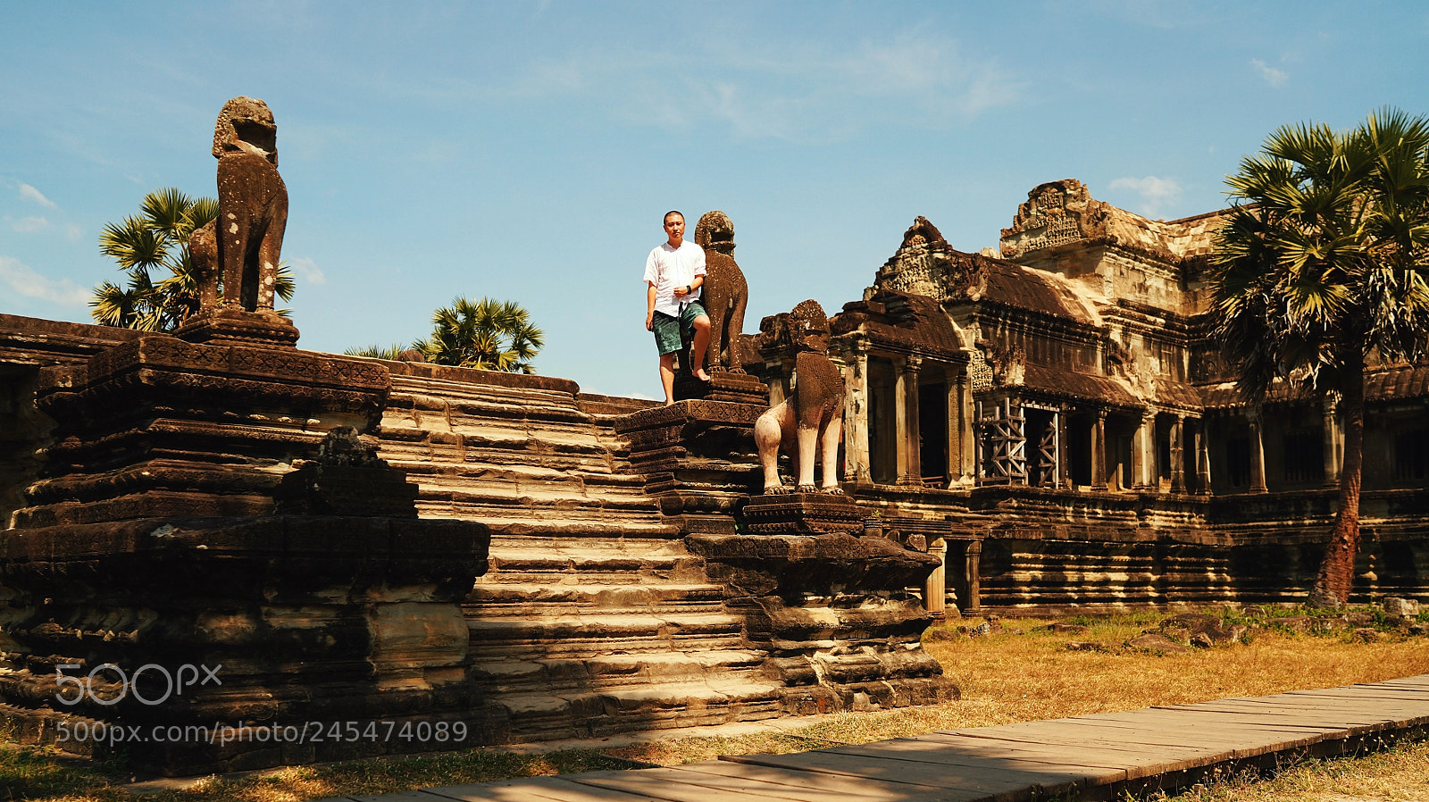 Sony a7R II sample photo. Selfie @ angkor wat photography
