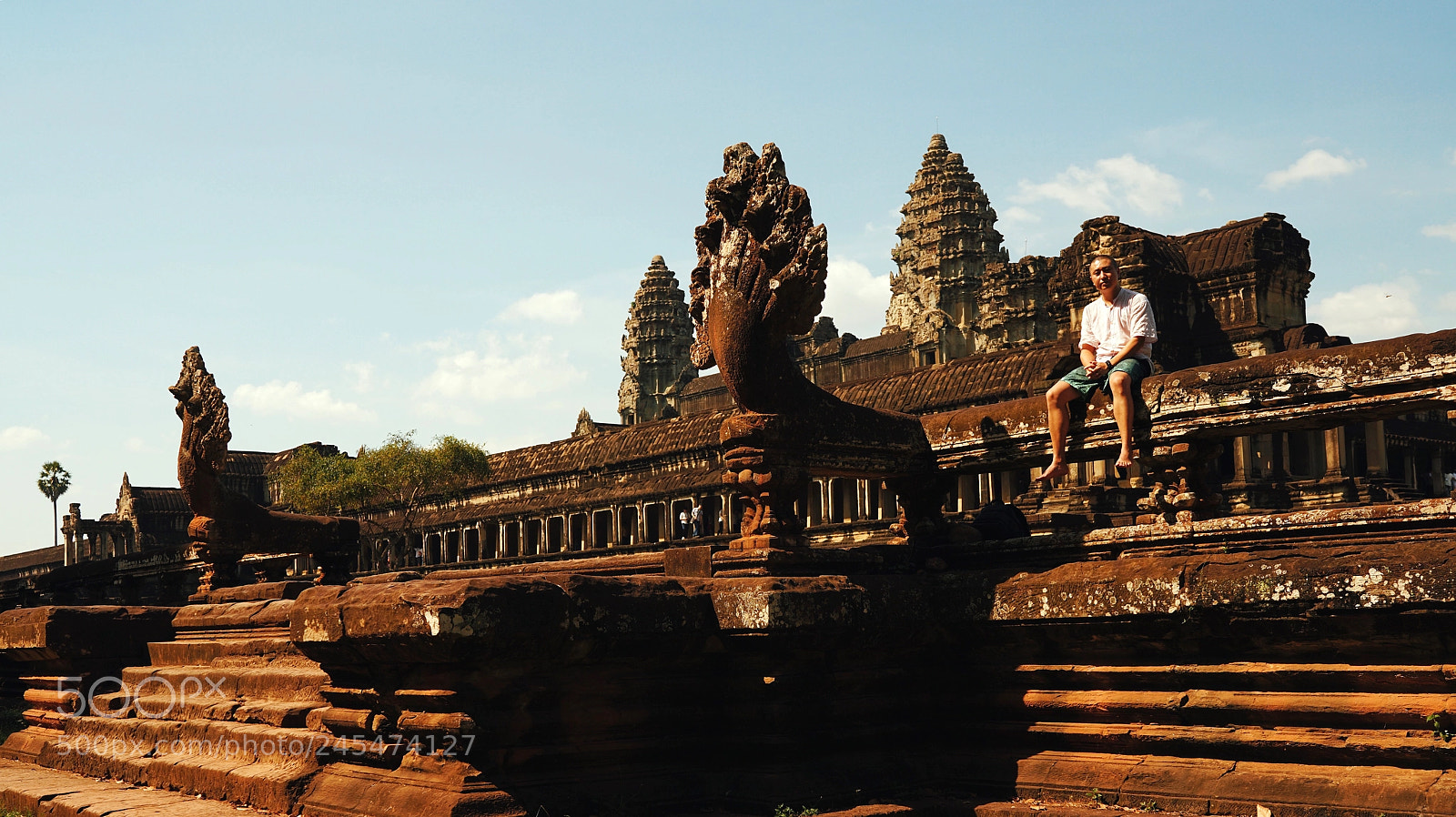 Sony a7R II sample photo. Selfie @ angkor wat photography