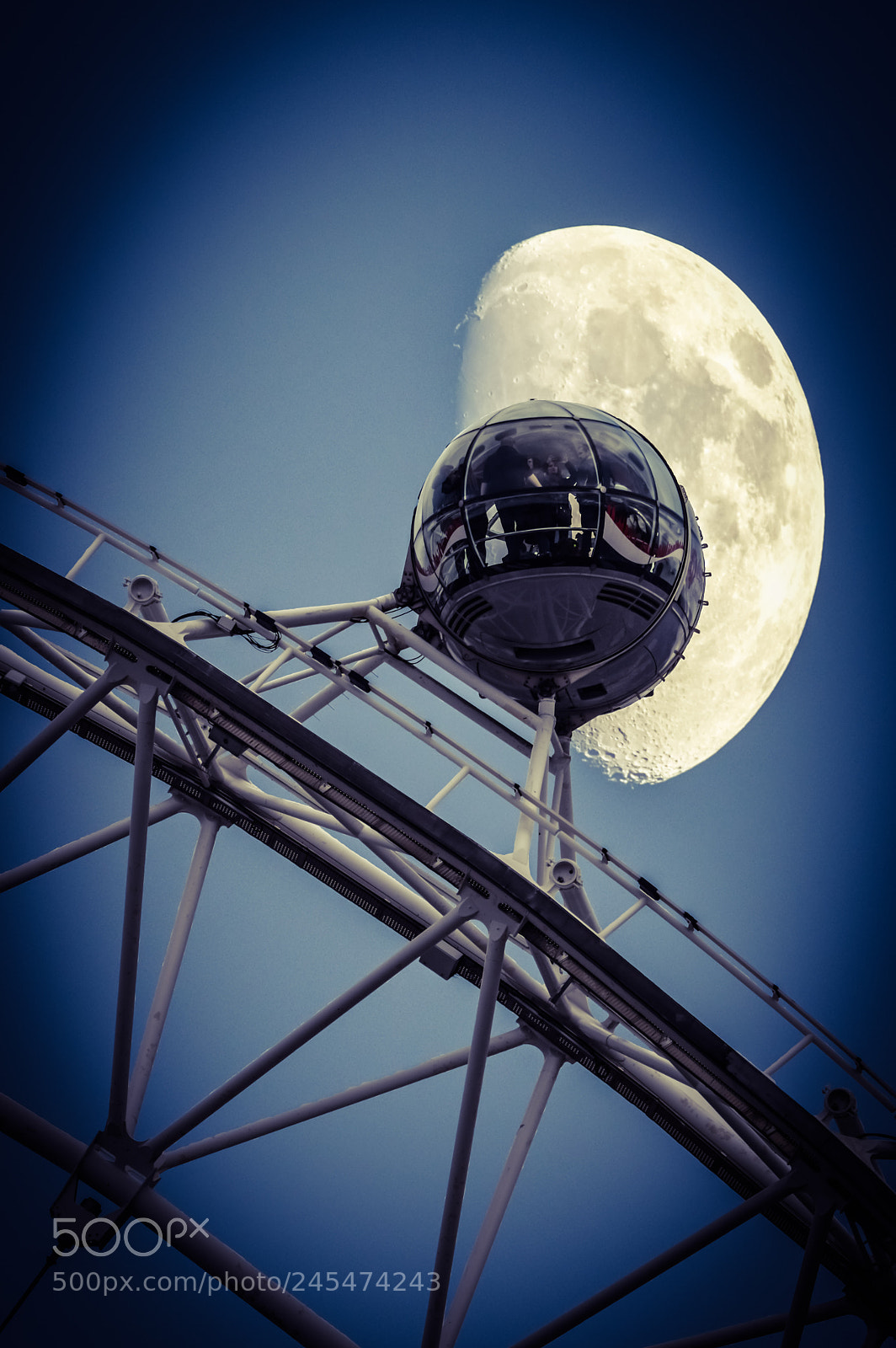 Nikon D3200 sample photo. Touch the moon photography