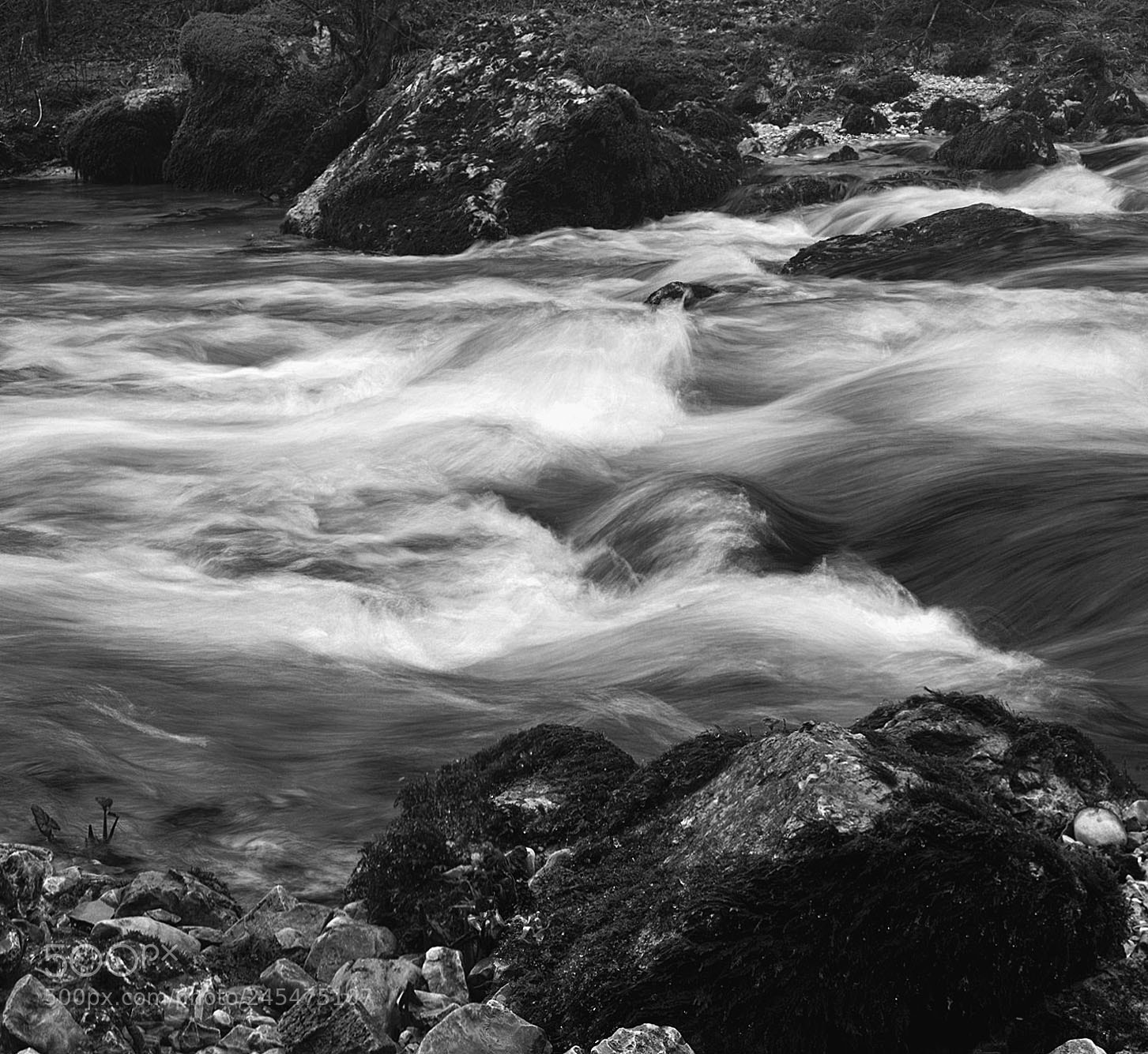 Sony ILCA-77M2 sample photo. Stream between the rocks photography