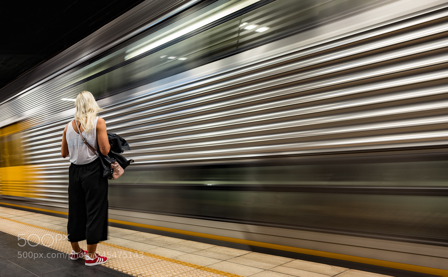 Leica Q (Typ 116) sample photo. Behind the yellow line photography