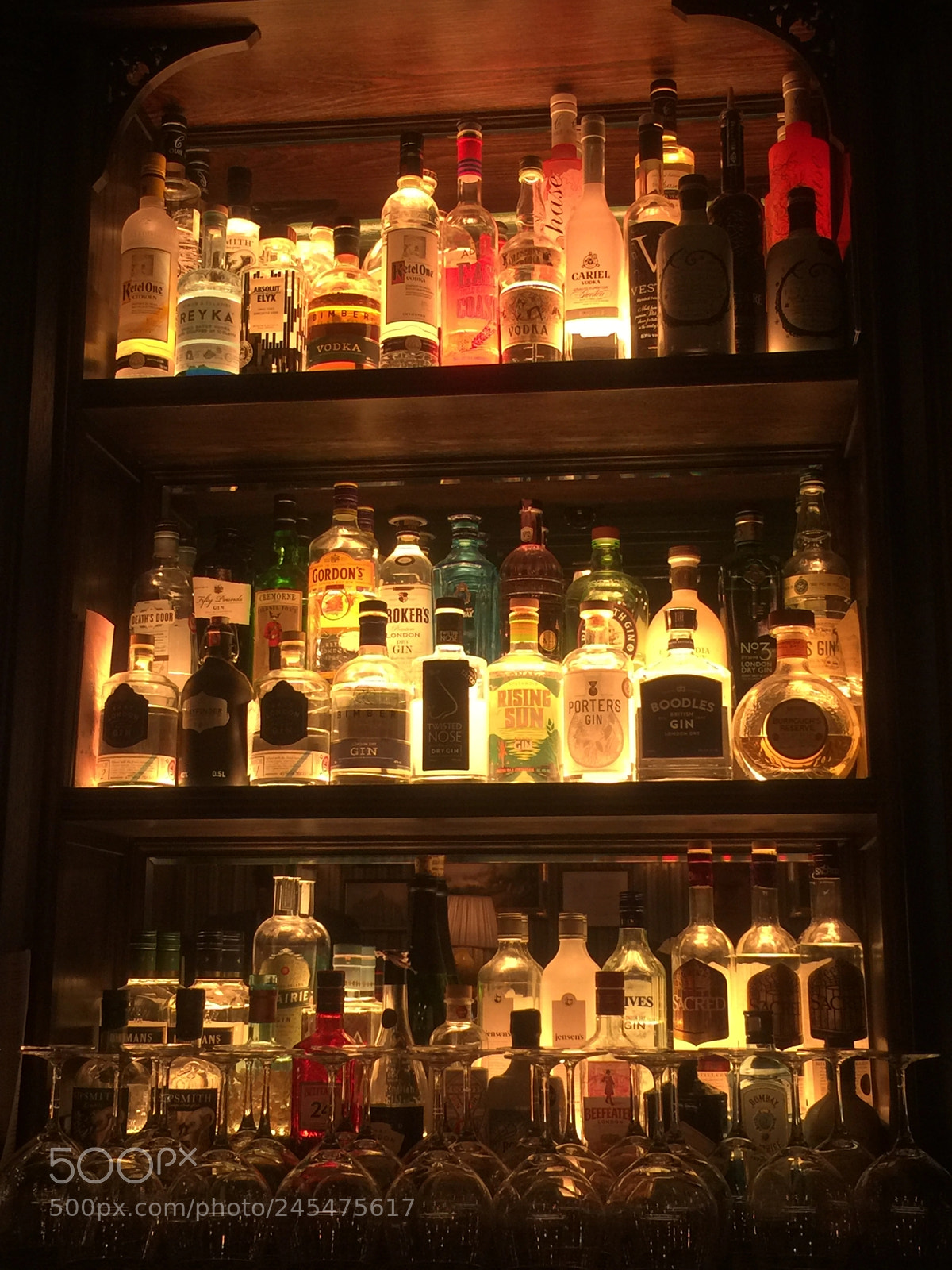Apple iPhone 6 Plus sample photo. London pub display photography