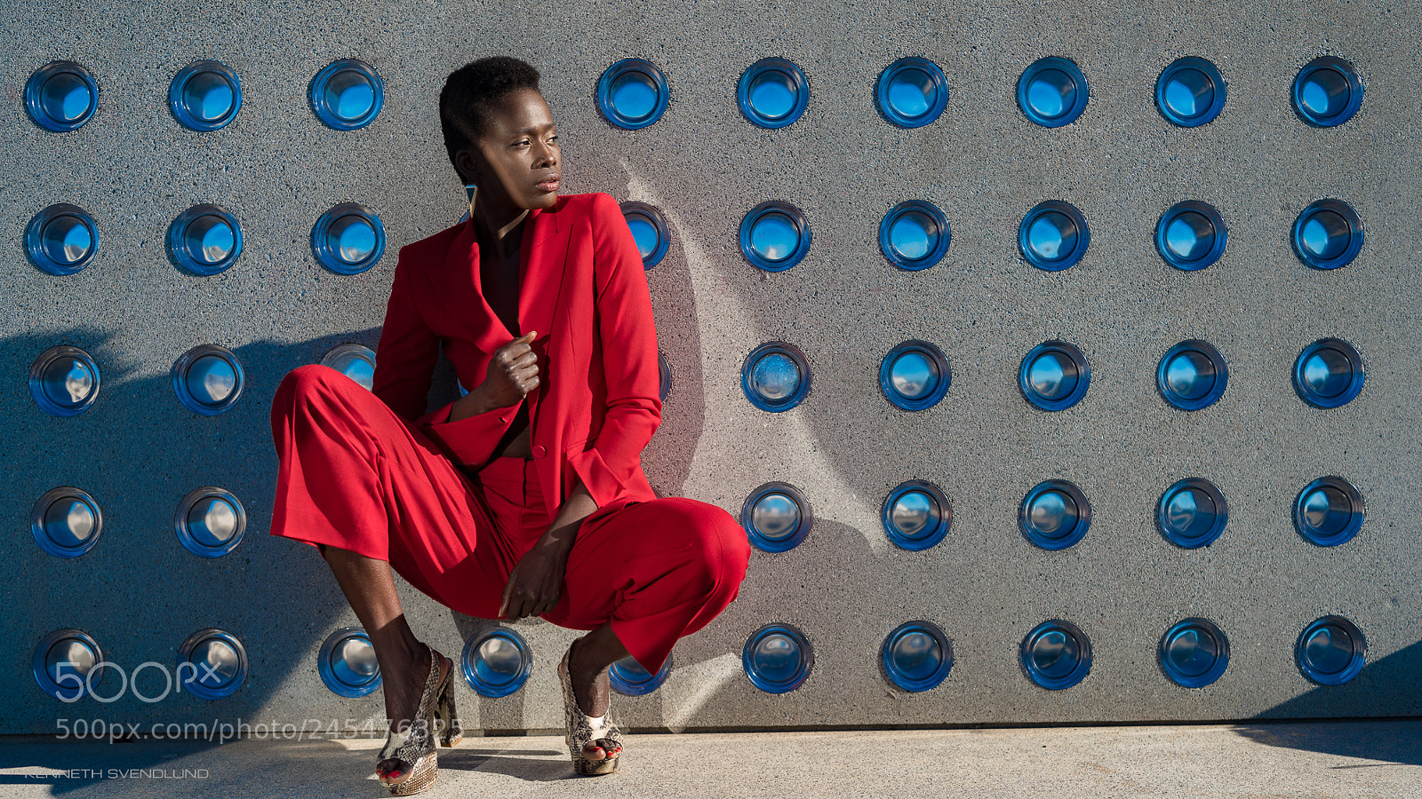 Nikon D810 sample photo. Red on blue dots photography