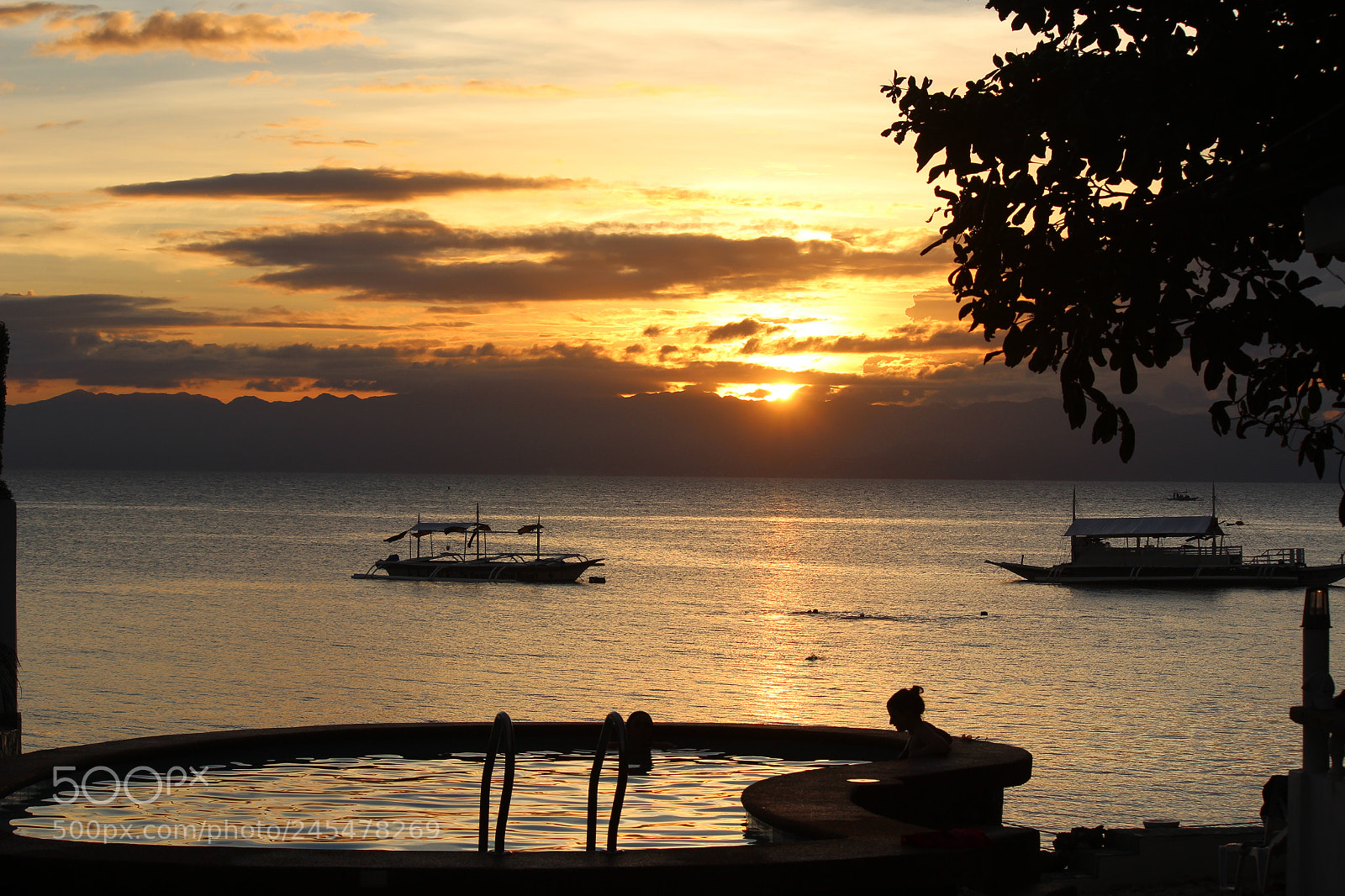 Canon EF-S 55-250mm F4-5.6 IS II sample photo. Sunset in cebu island photography