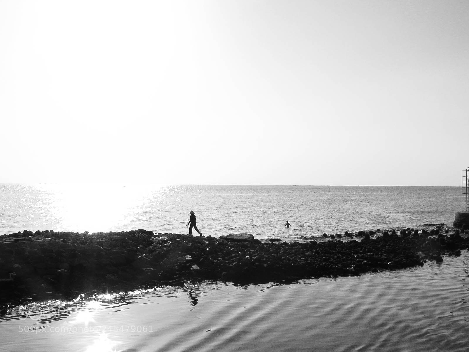 Canon POWERSHOT S5 IS sample photo. Fisherman is back from photography