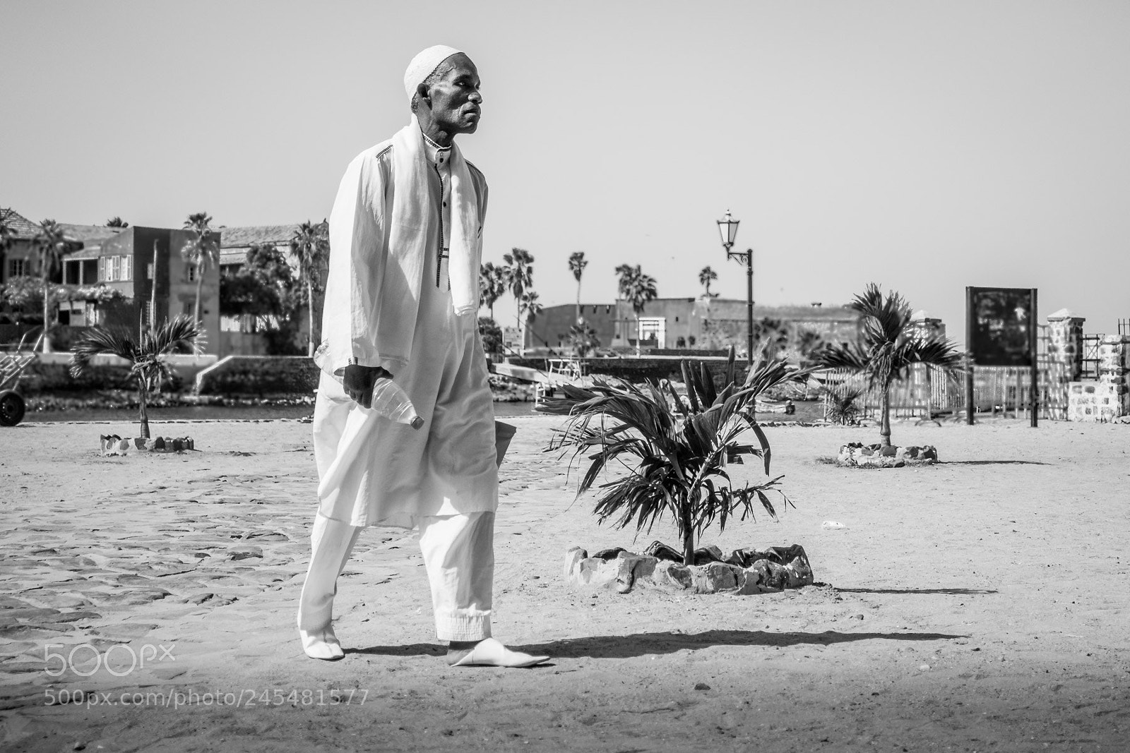 Sony Cyber-shot DSC-RX100 IV sample photo. The man with the photography