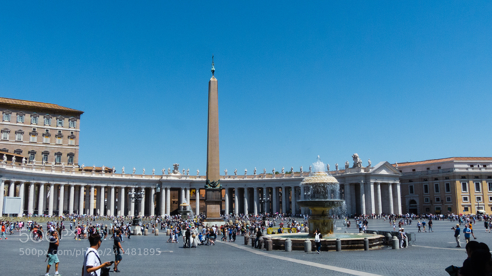 Panasonic Lumix DMC-FZ200 sample photo. St. peter's square photography