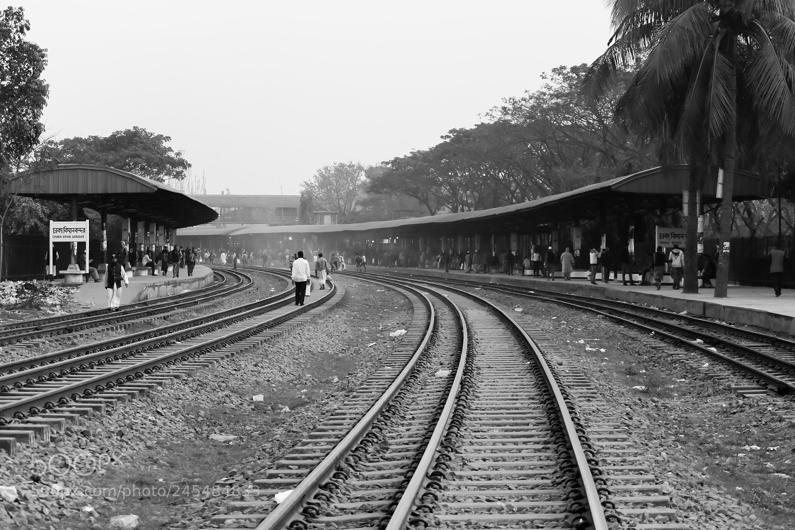 Canon EOS 750D (EOS Rebel T6i / EOS Kiss X8i) sample photo. Railway photography