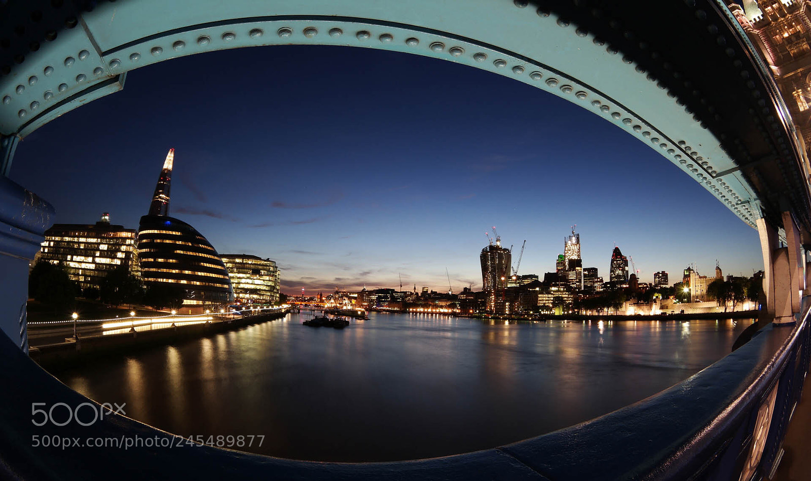 Samsung NX2000 sample photo. London ?? photography