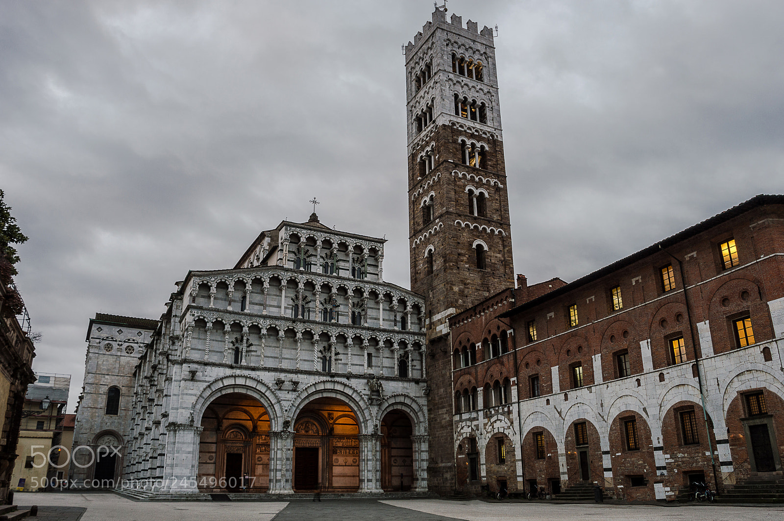 Nikon D3200 sample photo. Lucca cathedral photography