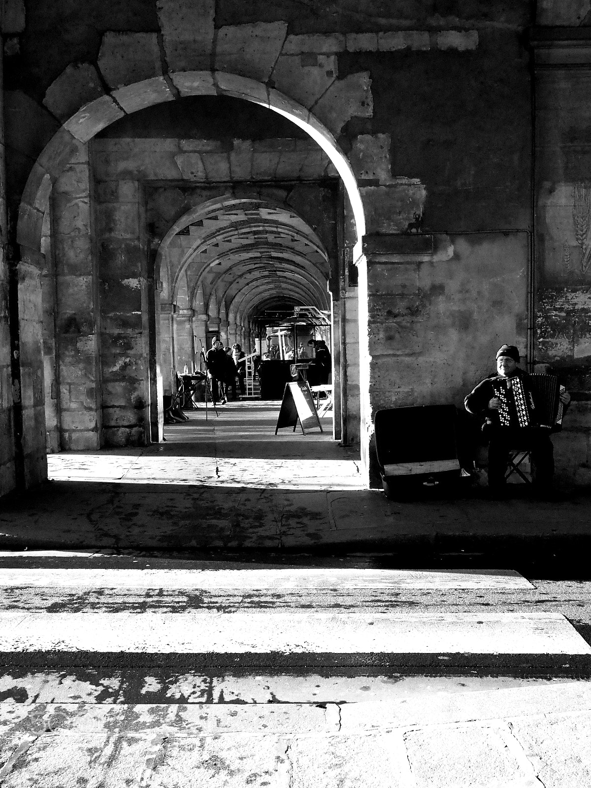 Olympus PEN E-PL6 sample photo. Accordion photography