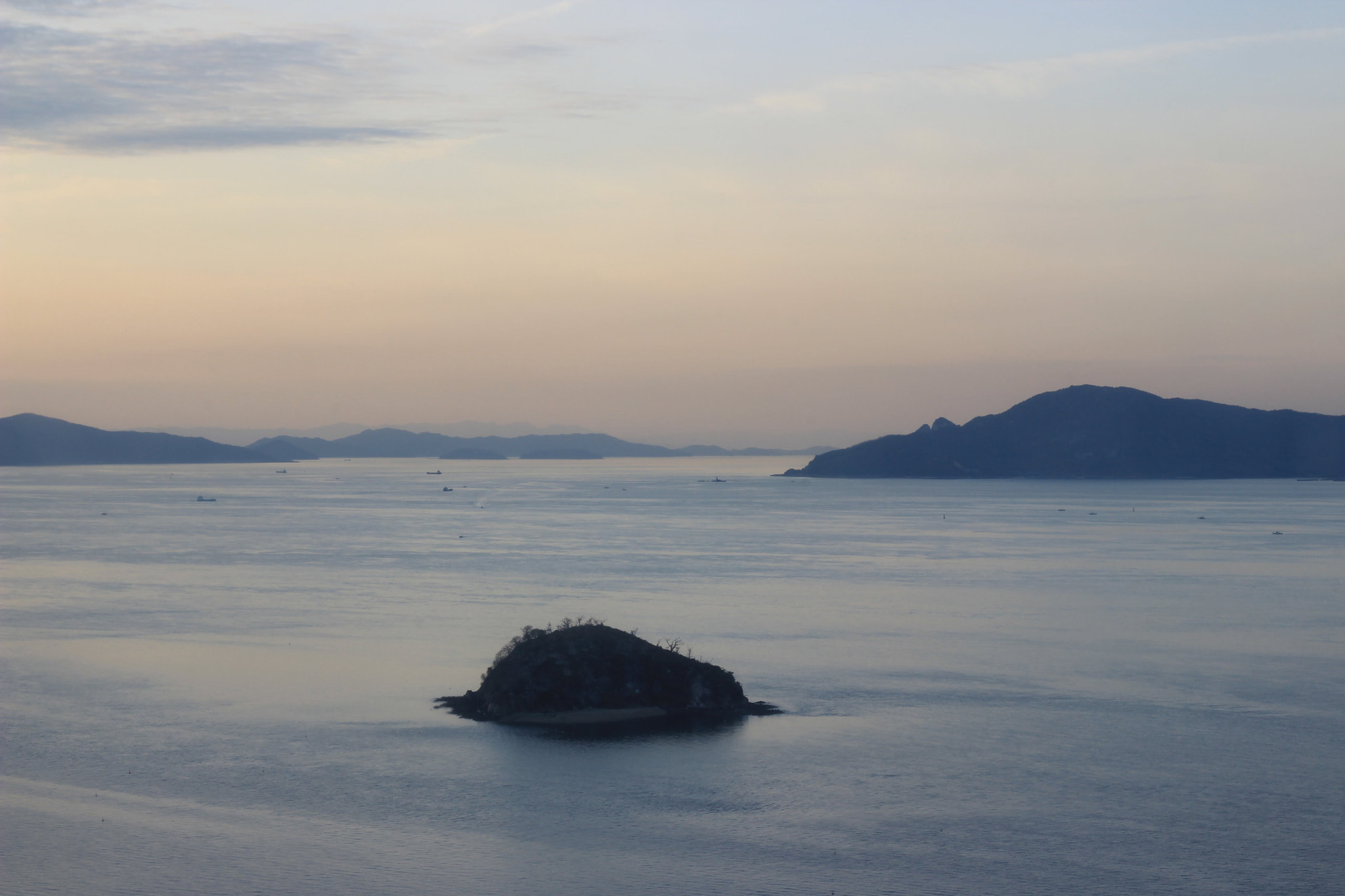Canon EOS 600D (Rebel EOS T3i / EOS Kiss X5) sample photo. Seto inland sea photography